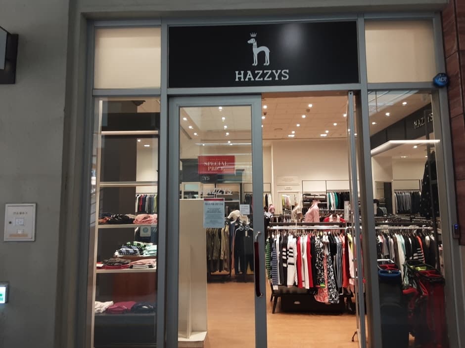 Hazzys - Lotte Premium Outlets Gimhae Branch [Tax Refund Shop](헤지스 롯데프리미엄아울렛 김해점)