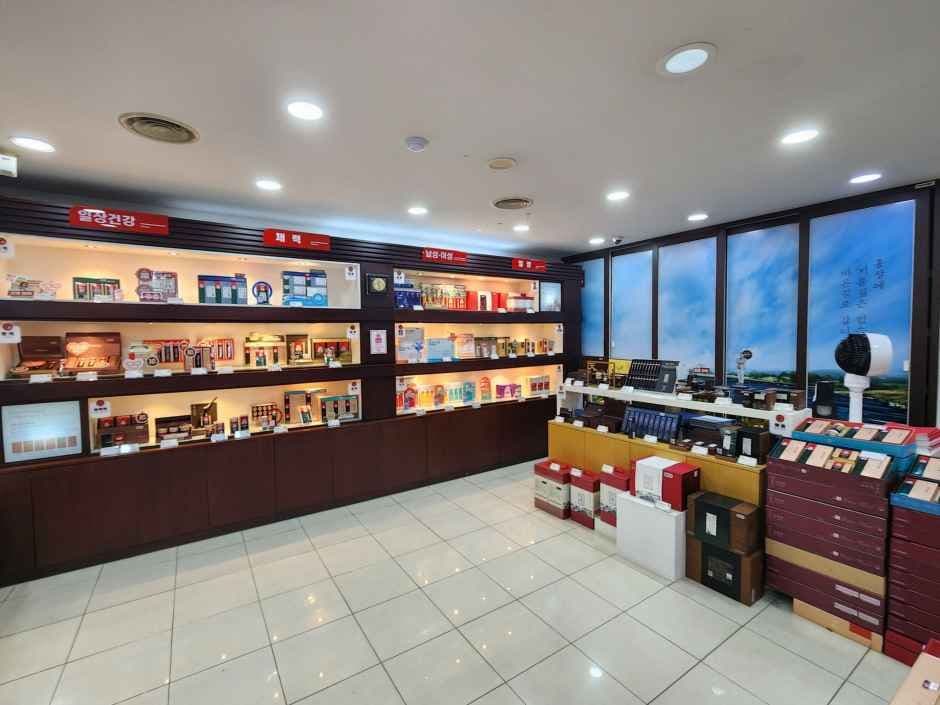 CheongKwanJang - Doksan Sageori Branch [Tax Refund Shop] (정관장 독산사거리)
