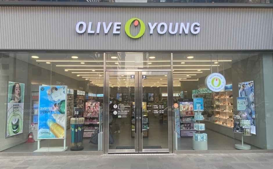Olive Young Yeoksam Branch [Tax Refund Shop](올리브영 역삼점)