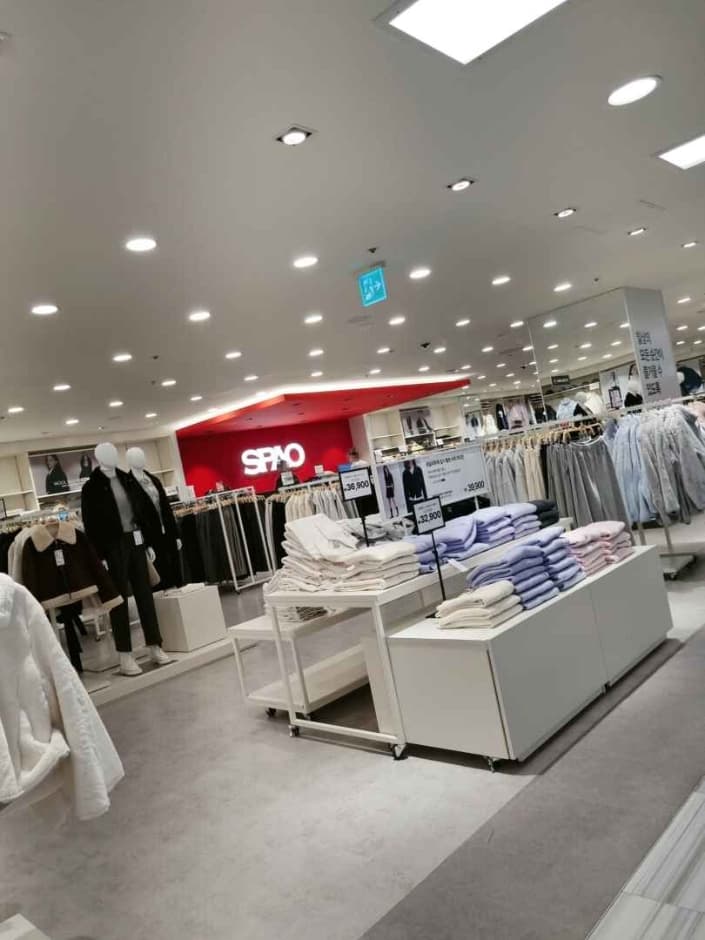 Spao - Newcore Outlets - Pyeongchon Branch [Tax Refund Shop](스파오 뉴코아아울렛 평촌점)