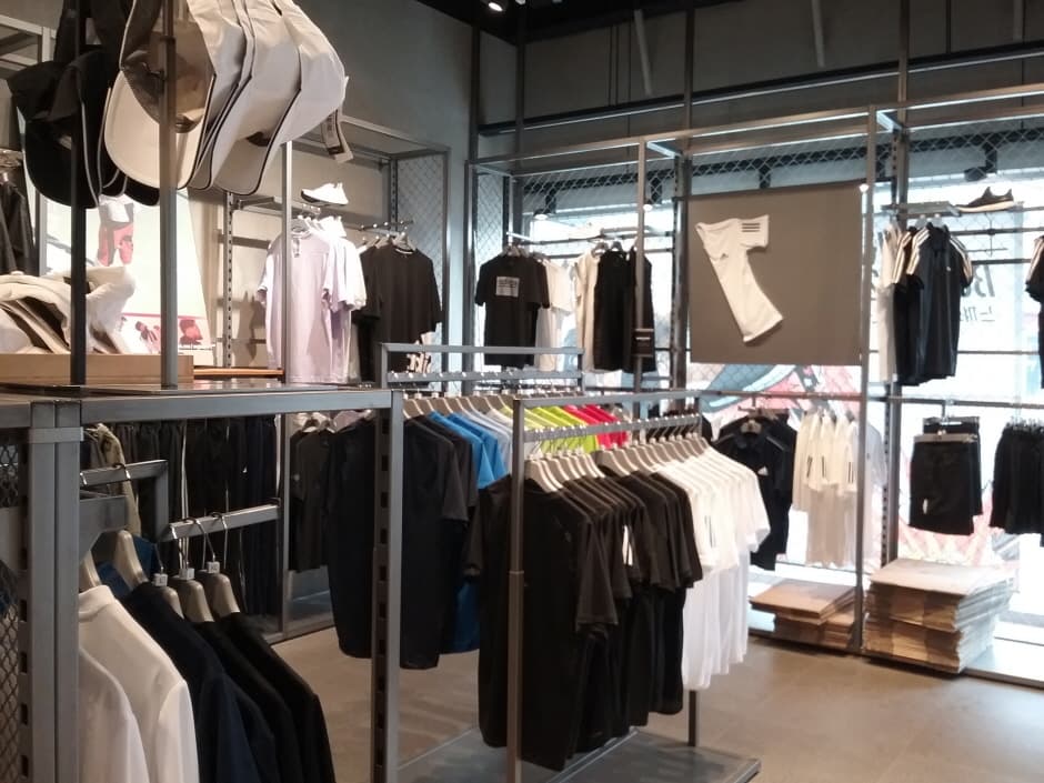 Adidas - Gangneung Branch [Tax Refund Shop](아디다스 강릉점)