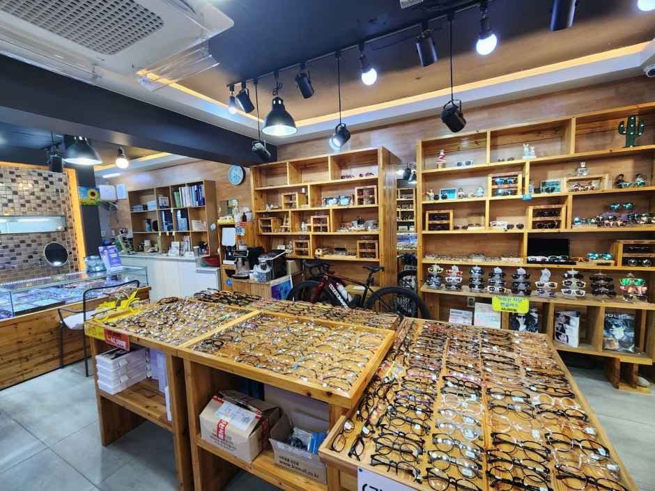 Glasses & People [Tax Refund Shop] (안경과사람들)