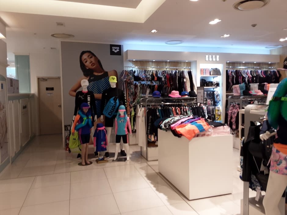 Arena Swimsuit - AK Plaza Wonju Branch [Tax Refund Shop](아레나수영복 AK플라자 원주점)