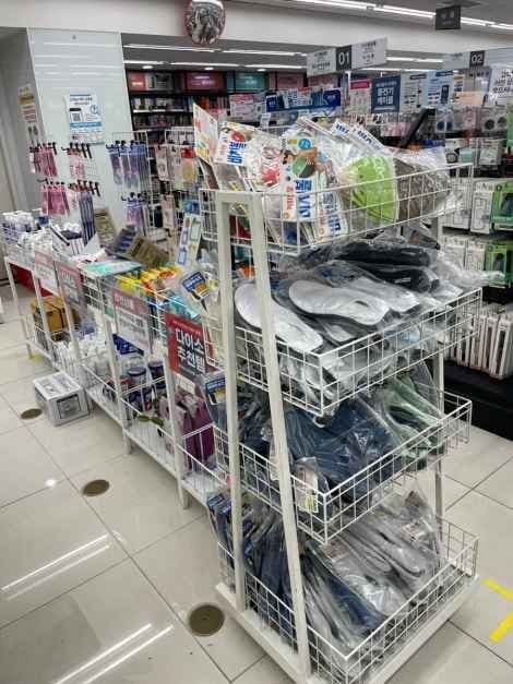DAISO Apgujeong Station Branch[Tax Refund Shop](다이소 압구정역점)