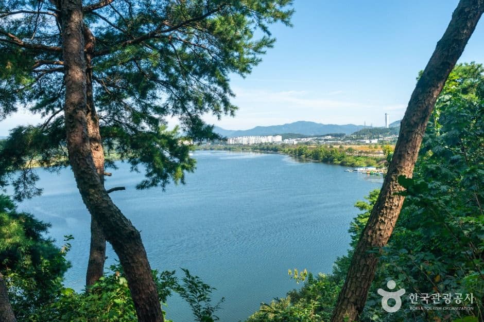 Chungju Tangeumdae Height & Park (충주 탄금대와 탄금대공원)