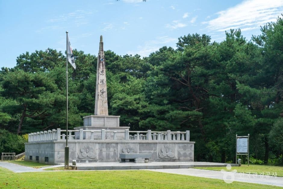 Chungju Tangeumdae Height & Park (충주 탄금대와 탄금대공원)