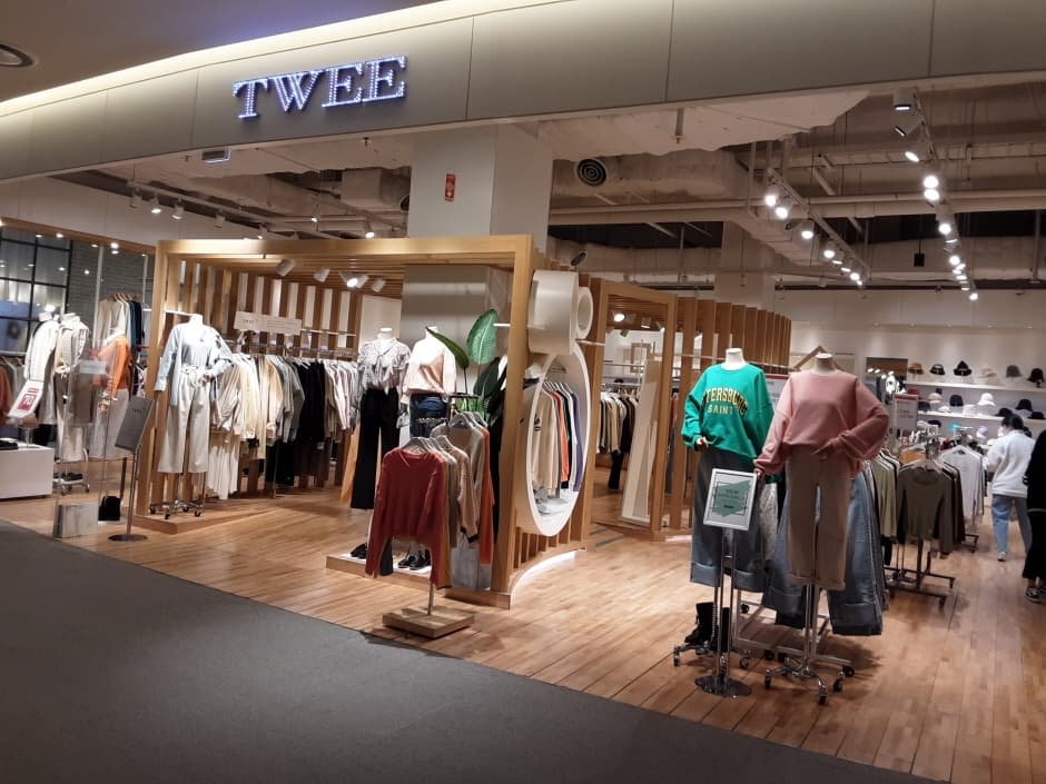 Twee - Lotte Premium Outlets Dongbusan Branch [Tax Refund Shop](트위 롯데프리미엄아울렛 동부산점)