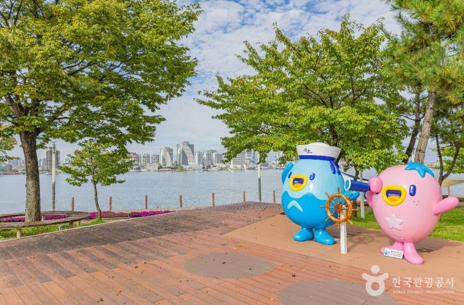 Cheongchoho Lake (청초호)