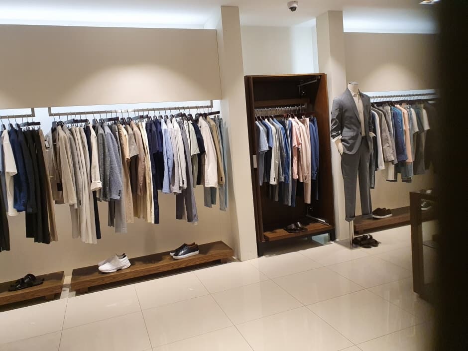 Time Homme - Hyundai Outlets Gasan Branch [Tax Refund Shop](타임옴므 현대아울렛 가산점)