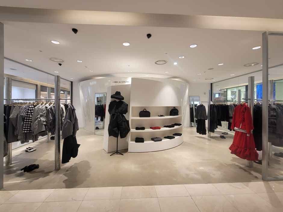 Comme Des Garçons - Hyundai Department Store Trade Center Branch [Tax Refund Shop] (꼼데가르송컬렉션현대무역점)