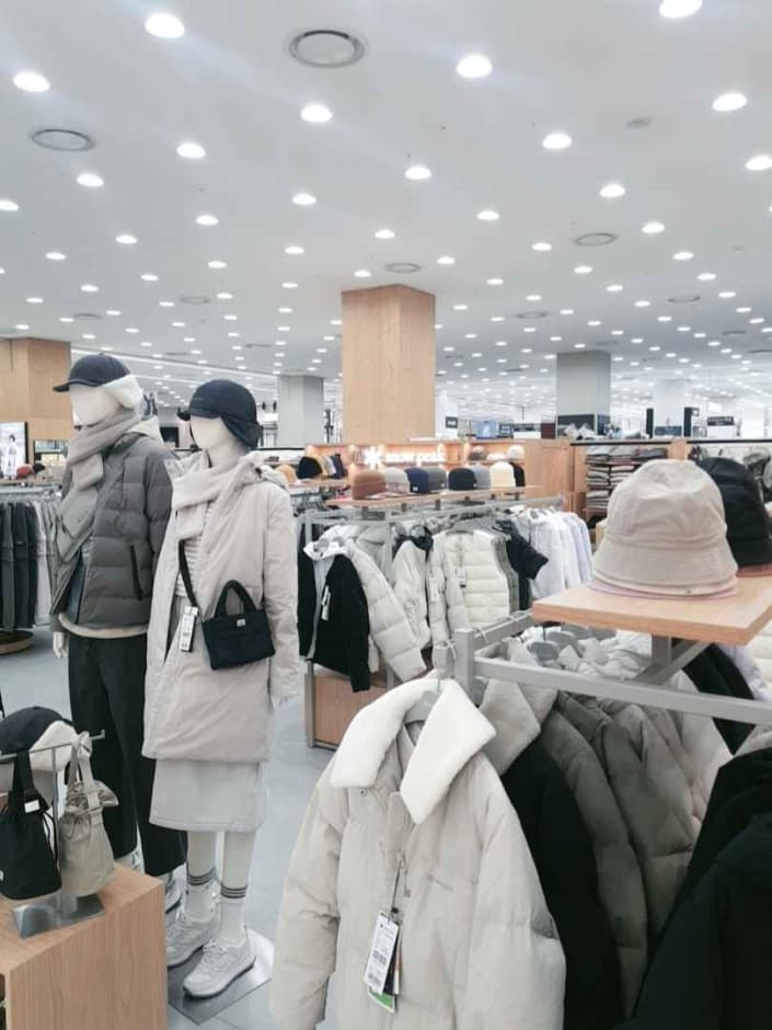 Snow Peak - MODA Outlet Incheon Branch [Tax Refund Shop]  (스노우피크 모다아울렛 인천점)(스노우피크 모다아울렛 인천점)