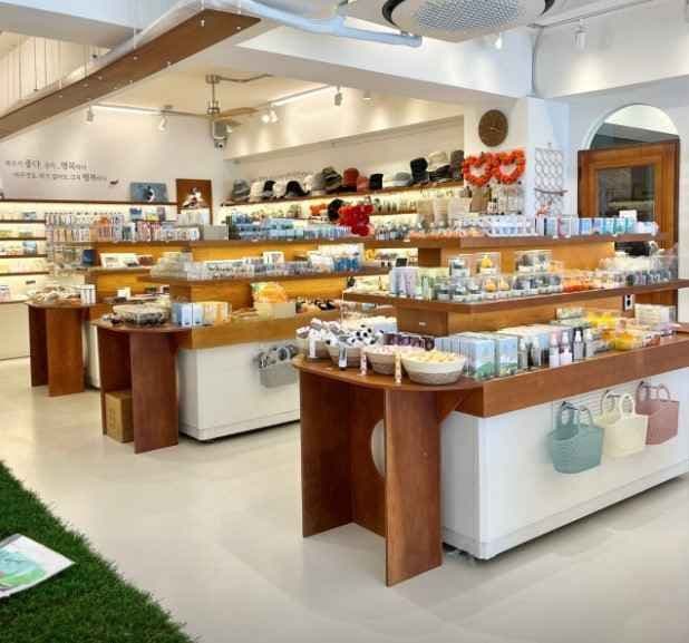 Hello Jeju Gujwa Branch[Tax Refund Shop](헬로제주 구좌점)