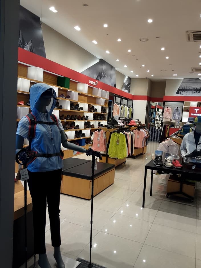 Treksta - Lotte Premium Outlets Gimhae Branch [Tax Refund Shop](트렉스타 롯데프리미엄아울렛 김해점)