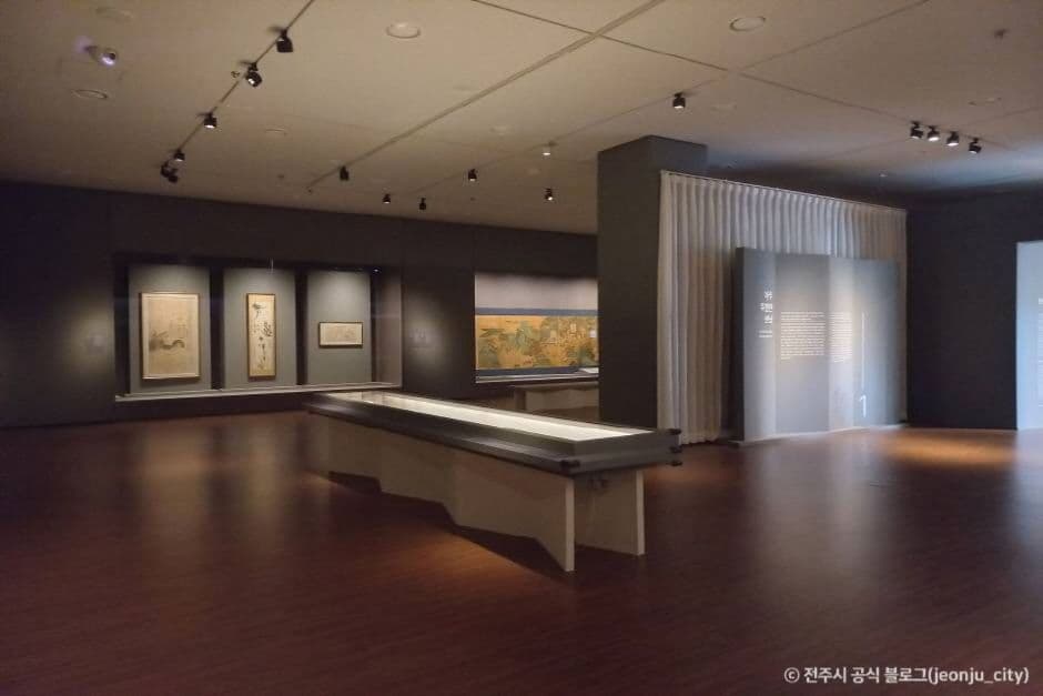 Jeonju National Museum (국립전주박물관)