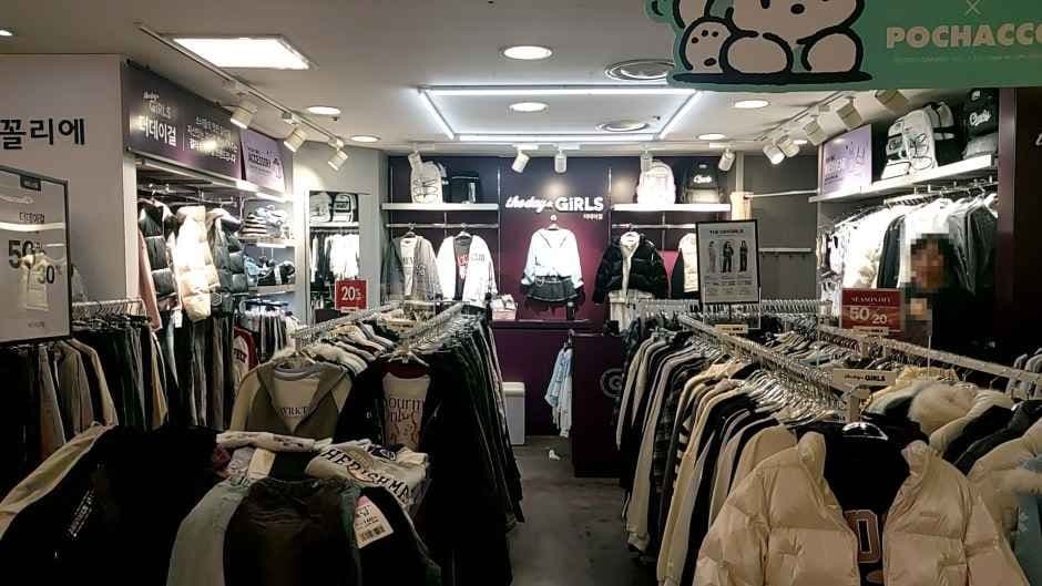 the day Girls - Newcore Factory Outlets Gwangmyung Branch [Tax Refund Shop](더데이걸 뉴코아팩토리아울렛 광명점)