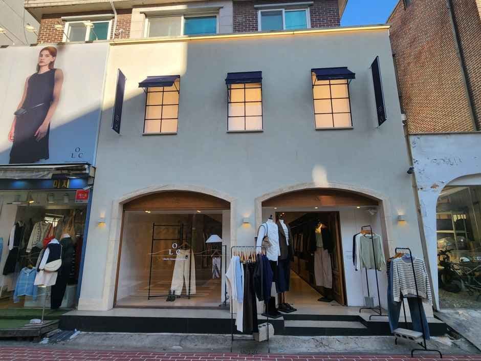 L.O.C Hongdae Branch [Tax Refund Shop](로크 홍대점)