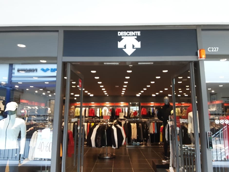 Descente - Lotte Premium Outlets Dongbusan Branch [Tax Refund Shop](데상트 롯데프리미엄아울렛 동부산점)