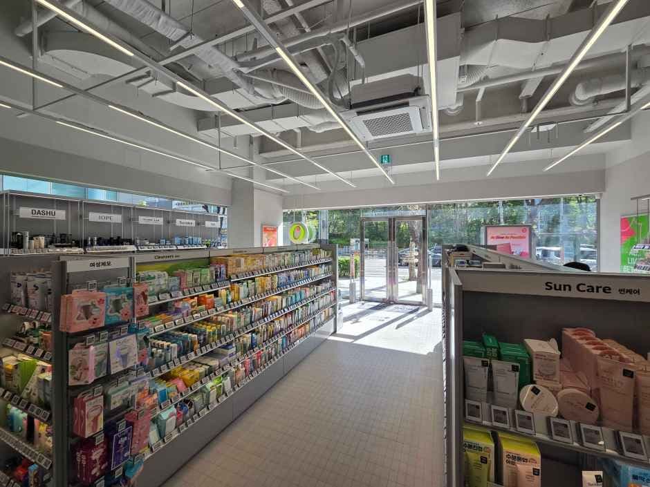 Olive Young - Mok-dong Station Branch [Tax Refund Shop](올리브영 목동역점)