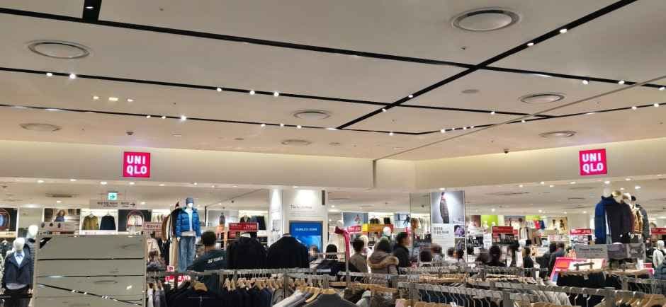 Uniqlo - Shinsegae Department Store Gimhae Branch [Tax Refund Shop](유니클로 신세계백화점 김해점)