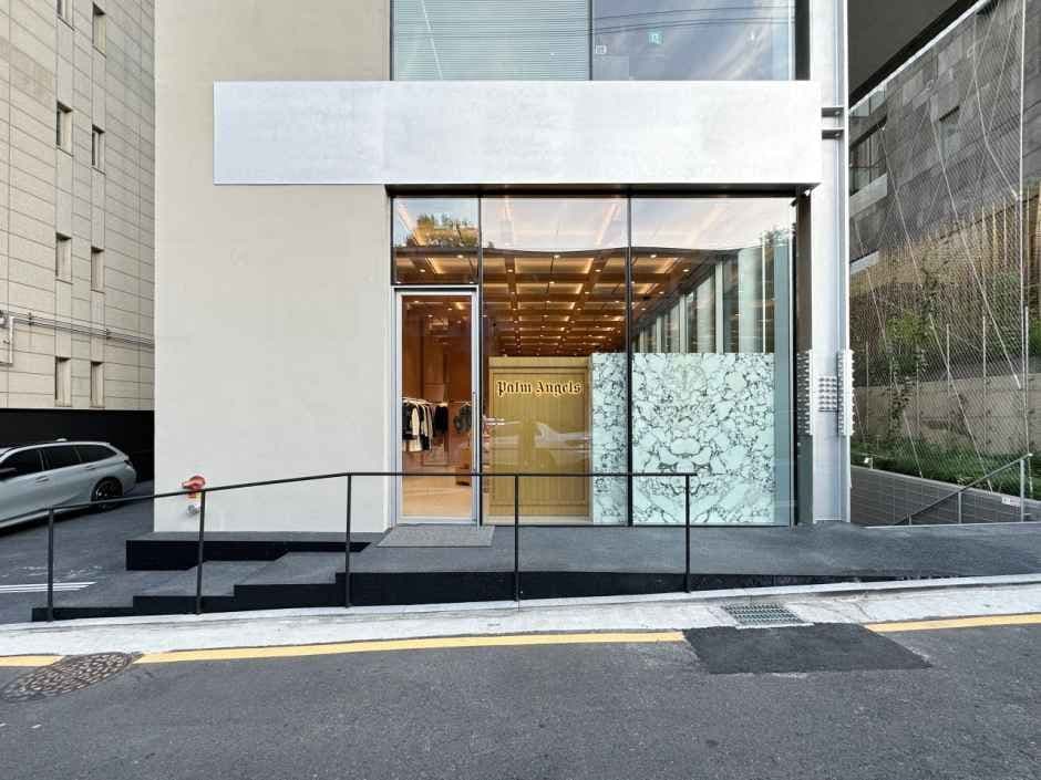 Palm Angels Flagship Store [Tax Refund Shop](팜엔젤스 플래그십 스토어)
