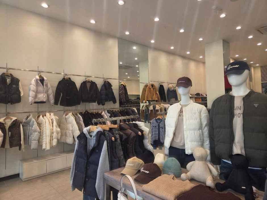 Guess - Lotte Buyeo Branch [Tax Refund Shop] (게스 롯데부여)