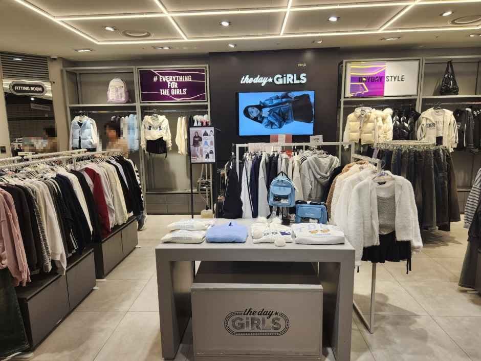 the day Girls - NC Singuro Branch [Tax Refund Shop](더데이걸 NC 신구로점)