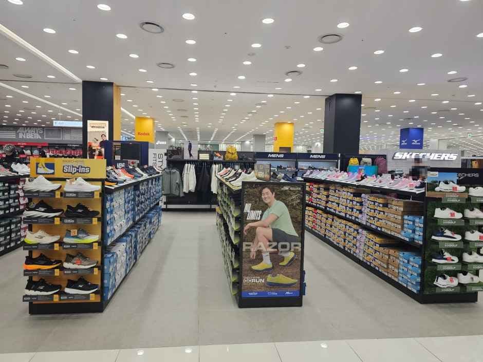 Skechers - MODA Outlet Incheon Branch [Tax Refund Shop](스케쳐스 모다아울렛 인천점)