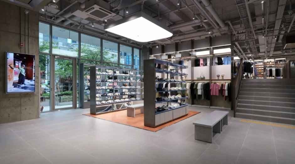 MLB Gangnam Office Building Branch[Tax Refund Shop](MLB 강남사옥점)