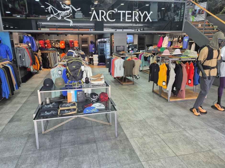 Arc'teryx [Tax Refund Shop] (ARCTERYX)