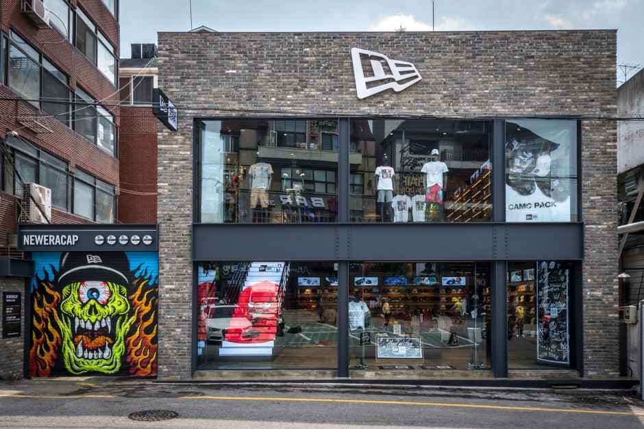 New Era Hongdae Branch [Tax Refund Shop](뉴에라 홍대점)