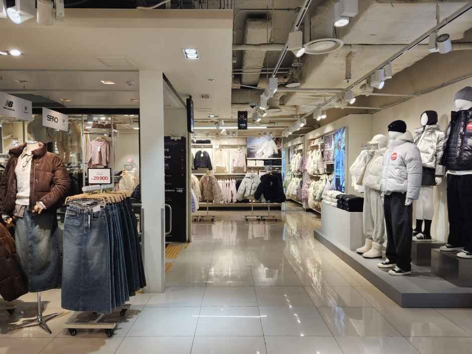 EW Spao - Sinchon Branch [Tax Refund Shop] (EW 스파오 신촌)