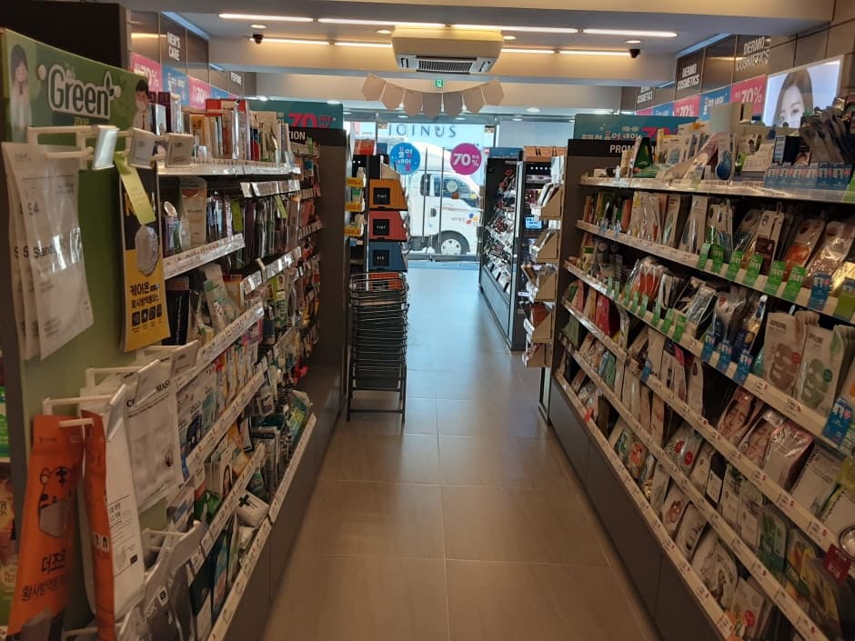 Olive Young - Busan Gijang Branch [Tax Refund Shop](올리브영 부산기장점)