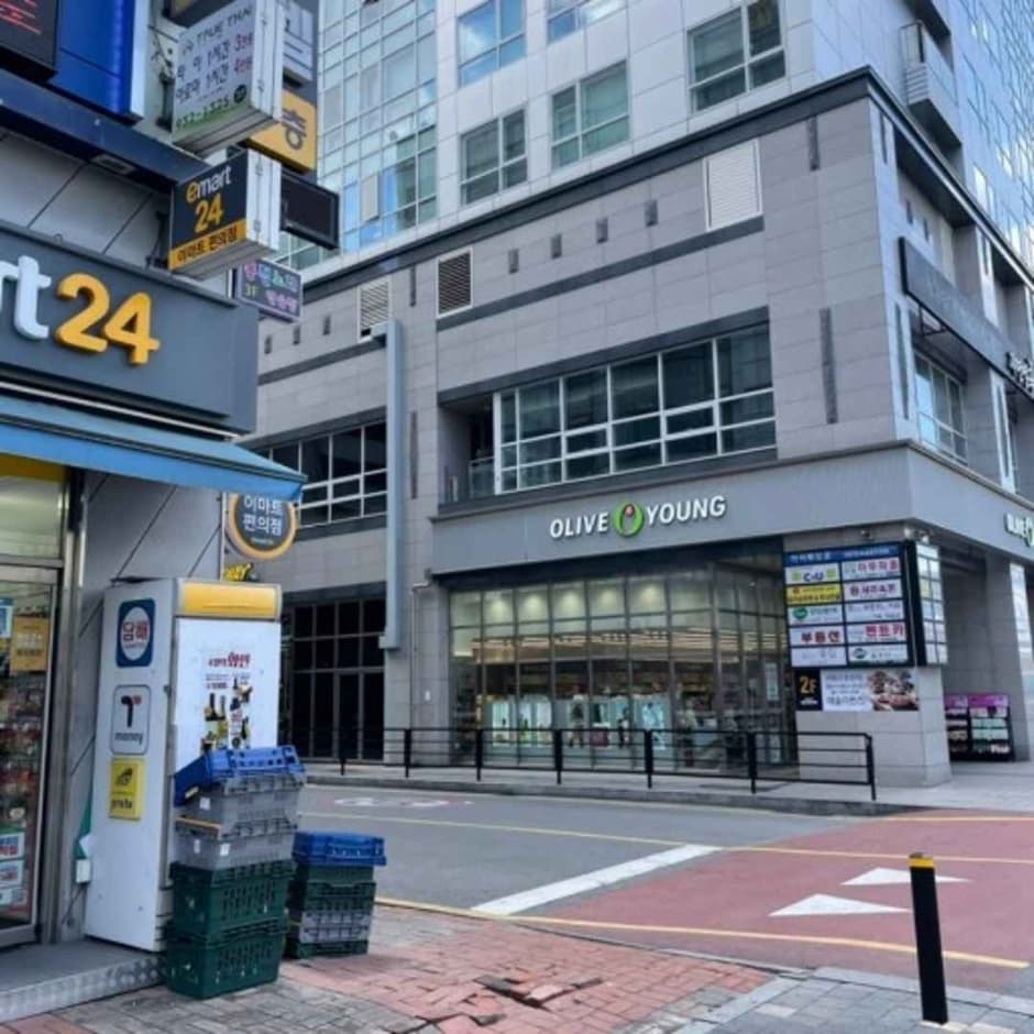 Olive Young - Daehwa Station Branch [Tax Refund Shop](올리브영 대화역점)