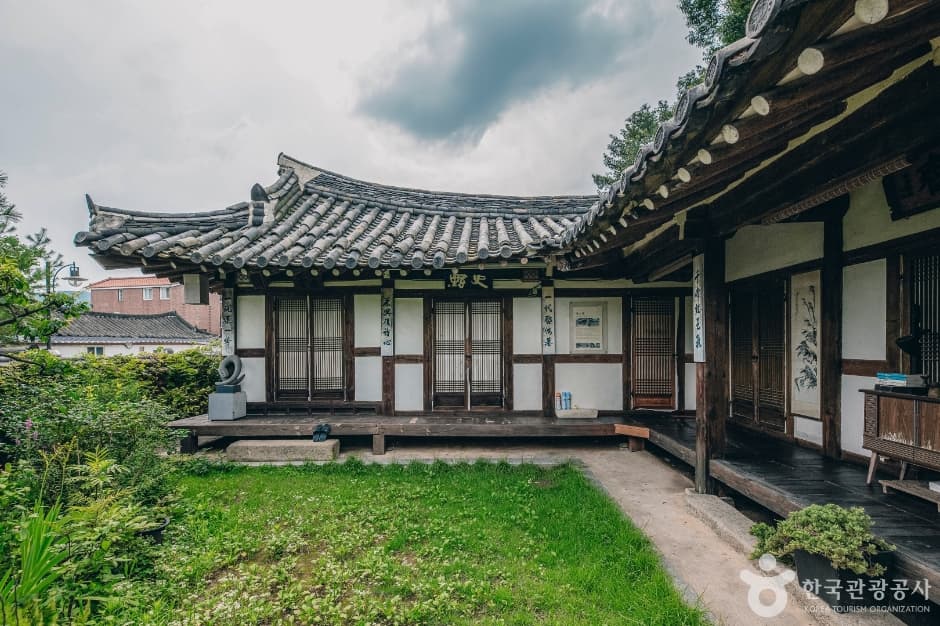Cultural Space Yangsajae (문화공간 양사재)