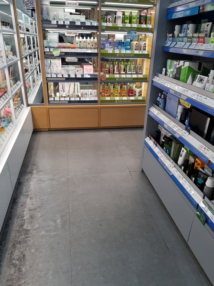 Olive Young - Homeplus World Cup Branch [Tax Refund Shop](올리브영 홈플러스월드컵점)