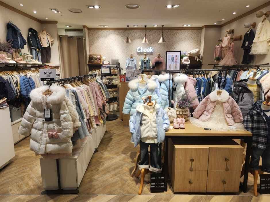 Cheek - NC Singuro Branch [Tax Refund Shop](치크 NC 신구로점)