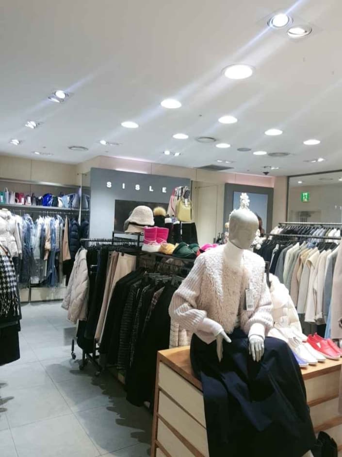 Sisley - MODA Outlet Bupyeong Branch [Tax Refund Shop](시슬리 모다아울렛 부평점)