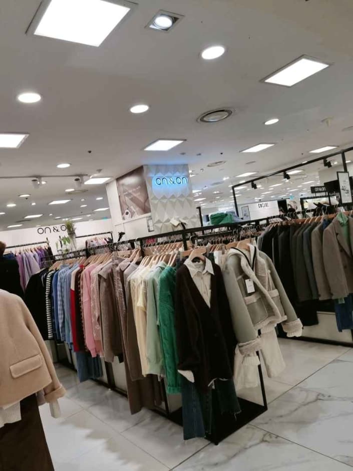 On & On  - Newcore Outlets - Pyeongchon Branch [Tax Refund Shop](온앤온 뉴코아아울렛 평촌점)