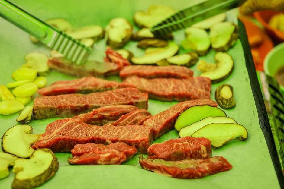 Yangpyeong Sansuyu Hanu Festival (양평산수유한우축제)