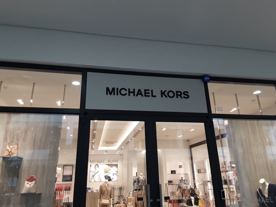 Michael Kors - Hyundai Premium Outlets Gimpo Branch [Tax Refund Shop](마이클코어스 현대프리미엄아울렛 김포점)