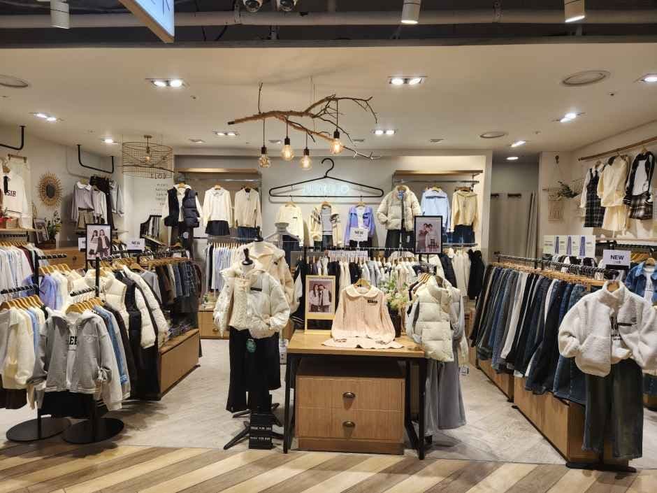 ILoDILo - NC Singuro Branch [Tax Refund Shop](일로딜로 NC 신구로점)