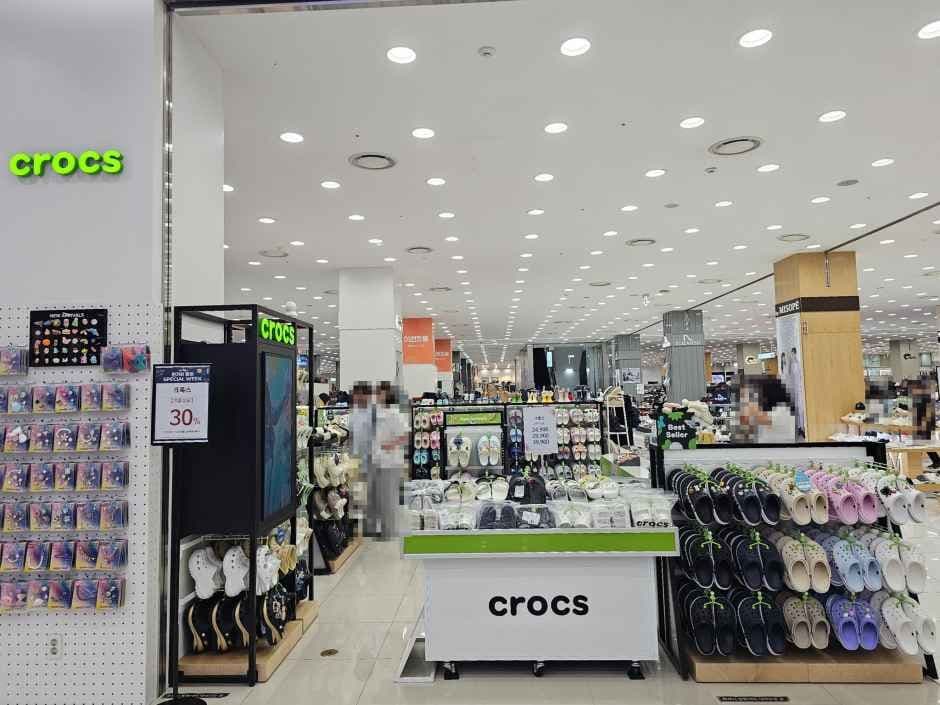 Crocs - MODA Outlet Incheon Branch [Tax Refund Shop](크록스 모다아울렛 인천점)