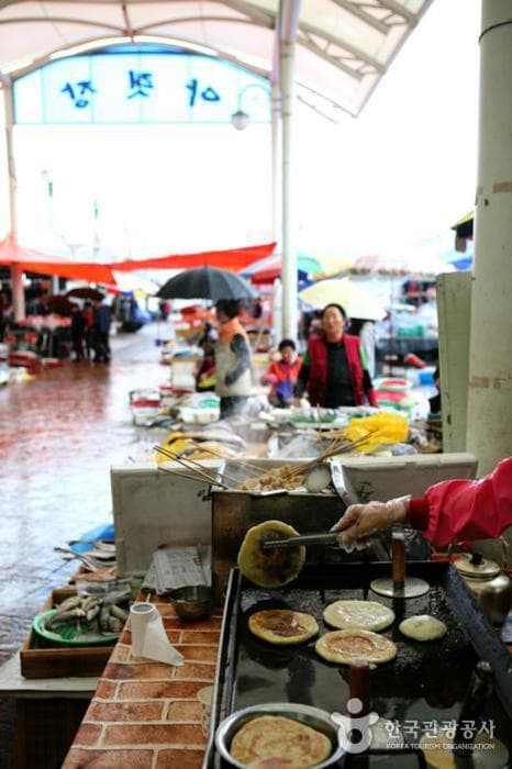 Suncheon Aretjang Market (days ending in 2 and 7) (순천 아랫장(2, 7일))