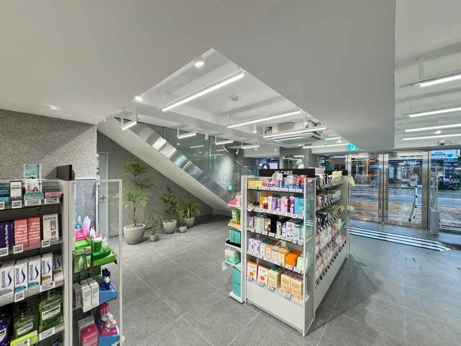 Olive Young - Kyung Hee Univ. Branch [Tax Refund Shop](올리브영 경희대점)