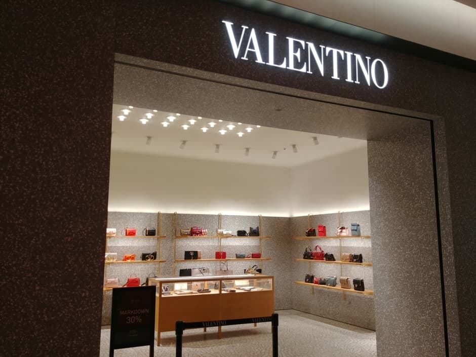 Valentino - Shinsegae Department Store Daegu Branch [Tax Refund Shop](발렌티노 신세계백화점 대구점)