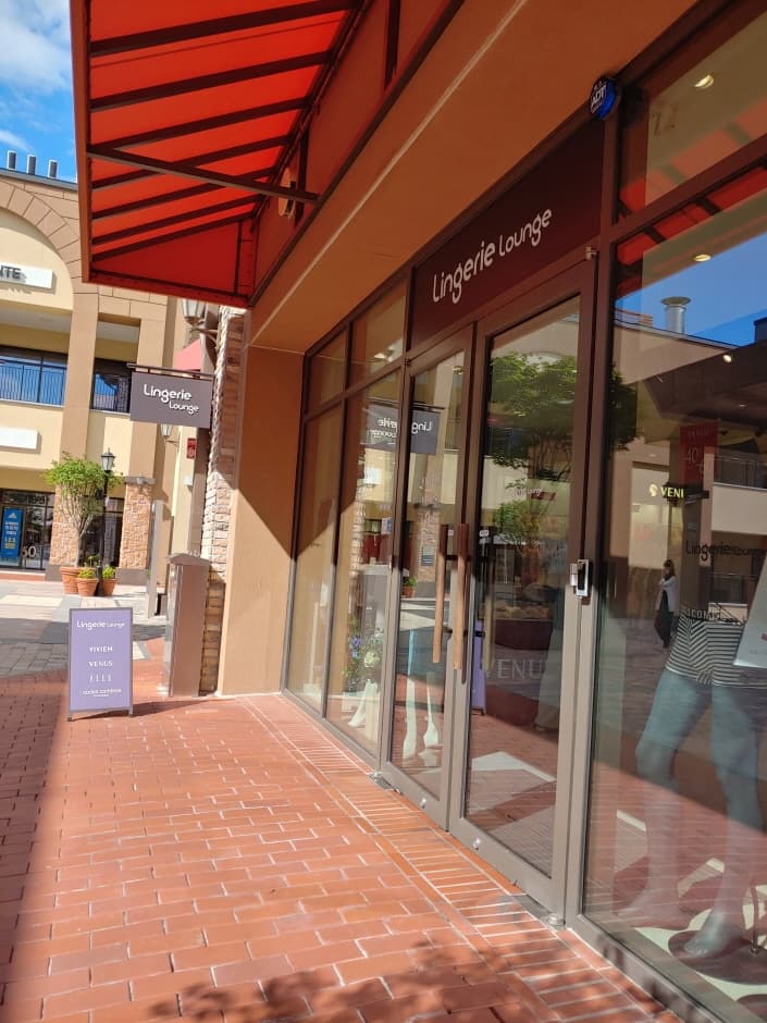 VENUS - Lotte Premium Outlets Giheung Branch [Tax Refund Shop](비너스 롯데프리미엄아울렛 기흥점)