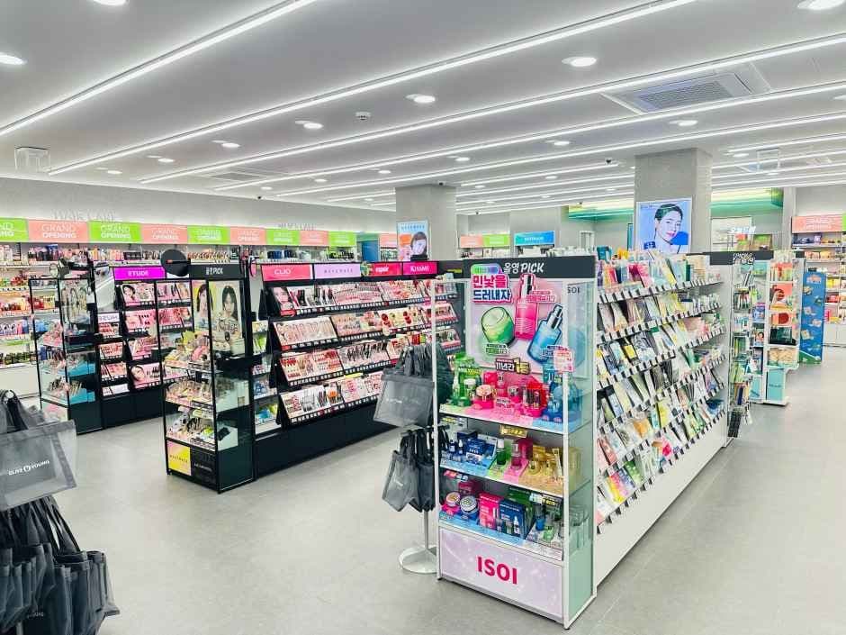 Olive Young - Seonyudo Station Branch [Tax Refund Shop](올리브영 선유도역점)