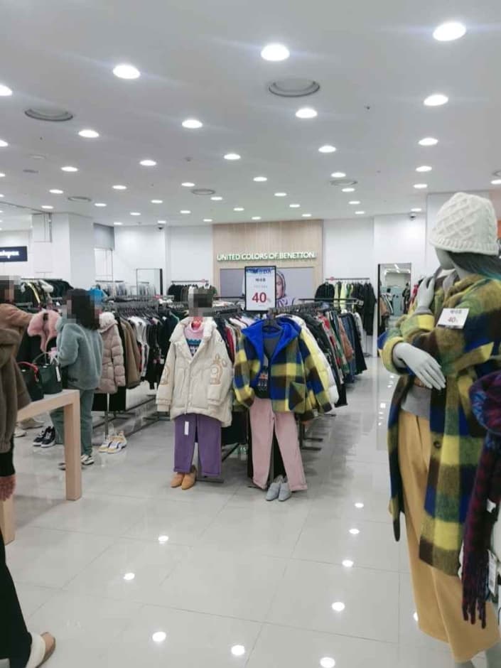 Benetton - MODA Outlet Incheon Branch [Tax Refund Shop]  (베네통 모다아울렛 인천점)(베네통 모다아울렛 인천점)