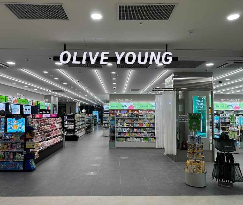 Olive Young One Grove Branch [Tax Refund Shop](올리브영 원그로브점)