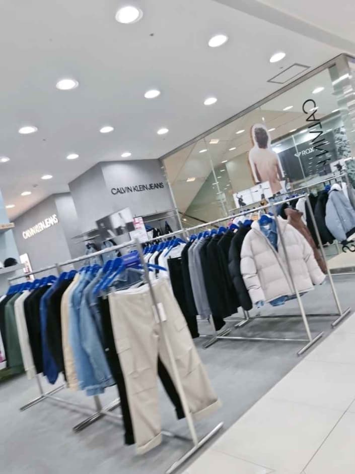 Calvin Klein Jean - MODA Outlet Guri Namyangju Branch [Tax Refund Shop](캘빈클라인진 모다아울렛 구리남양주점)